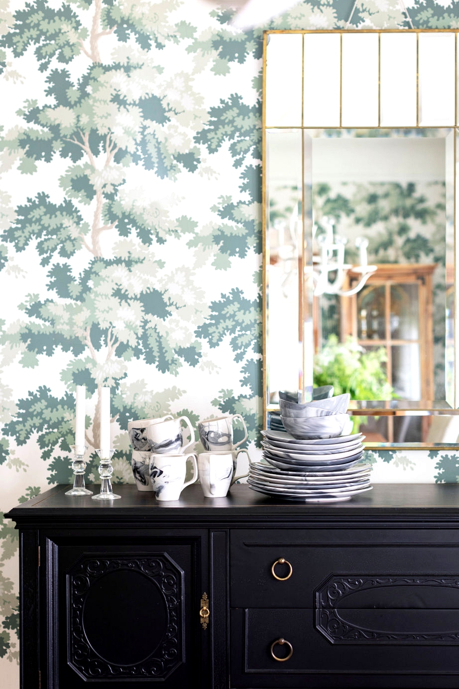 Earlier than & After : How A Wallpaper Makeover Utterly Remodeled This Designer’s Eating Room