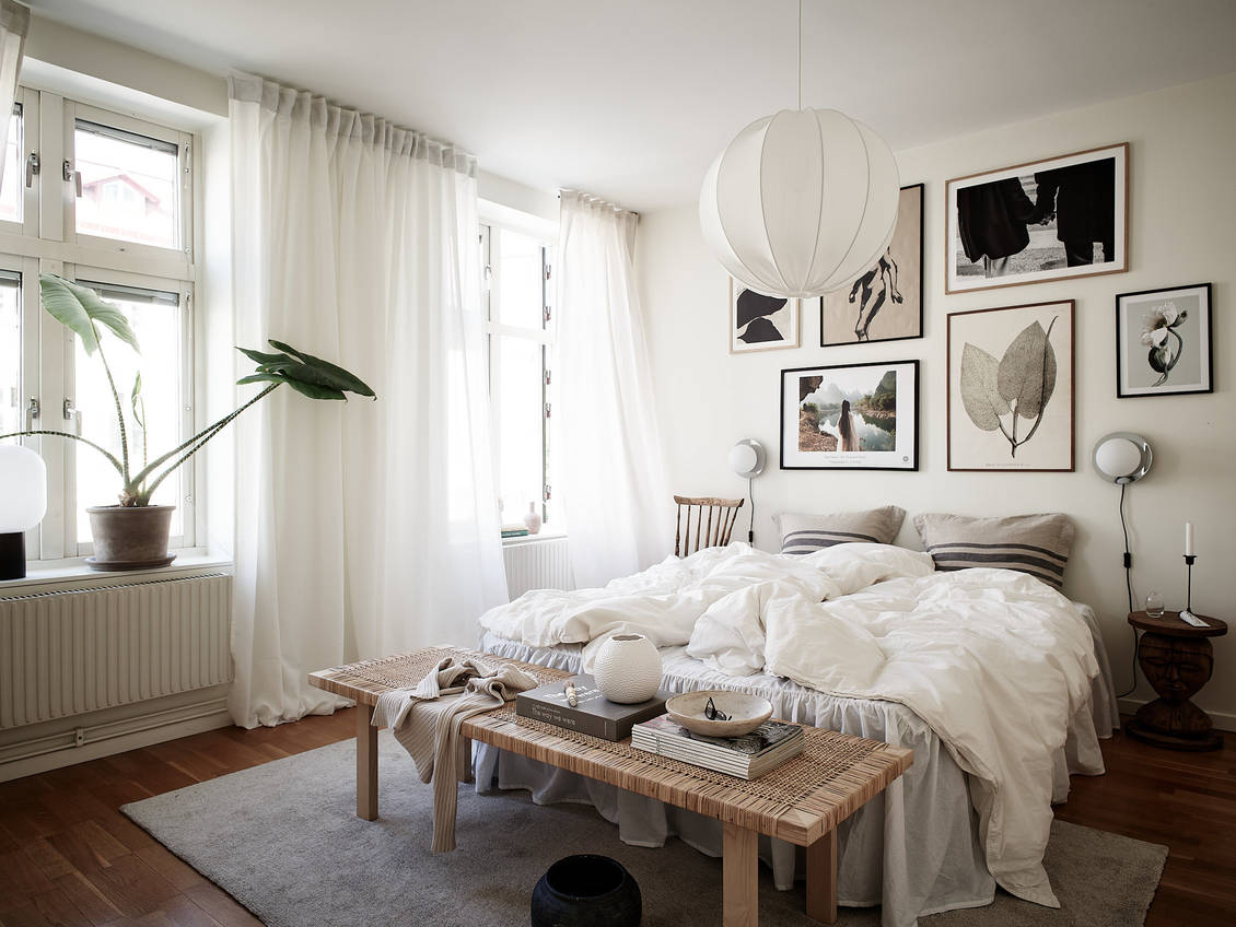 Cozy bed room with character