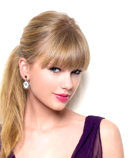 Taylor Swift's Straight Hairstyle with Blunt Bangs