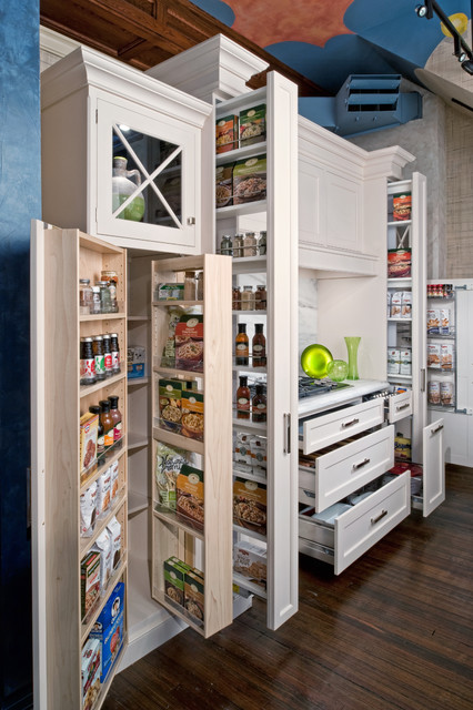 traditional-kitchen-shelves