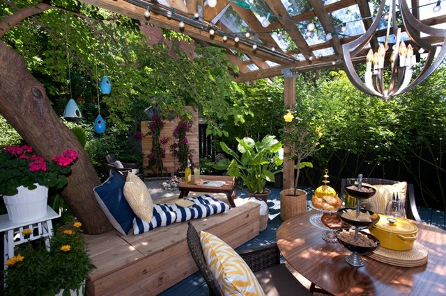 traditional-patio-garden