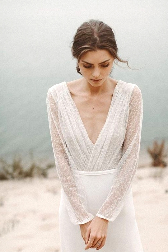 Minimal and Simple Wedding Dress