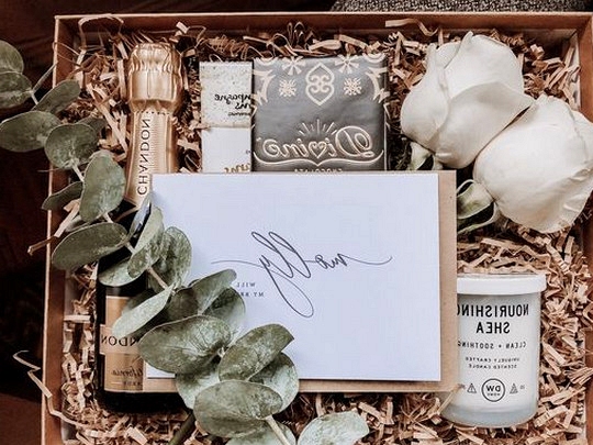 will you be my bridesmaid proposal gift box ideas
