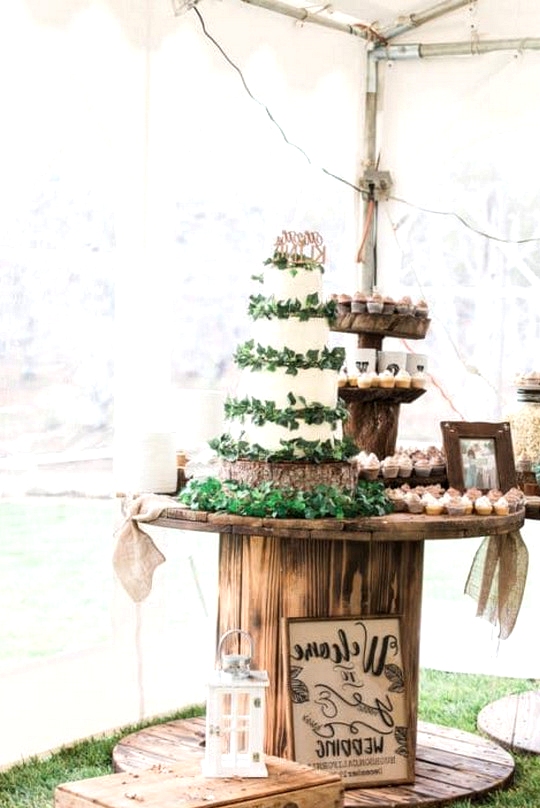 chic rustic outdoor wedding dessert station ideas