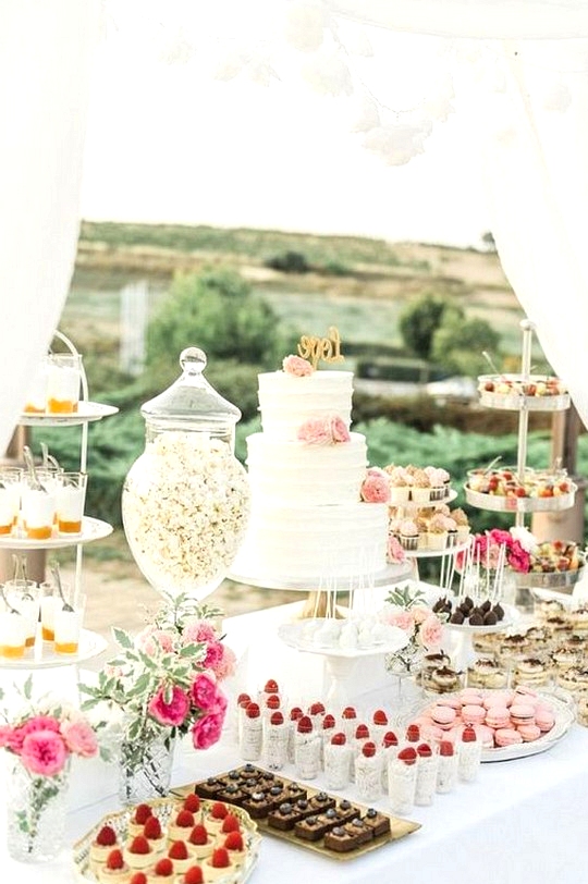 outdoor wedding dessert table ideas