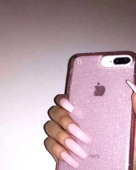 *10 Chic Phone Cases That You Will Fall In Love With