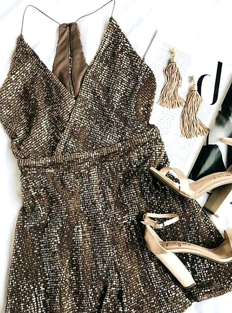 sequin-v-neck-mini-dress-new-years-eve-outfit-ideas-min (1)