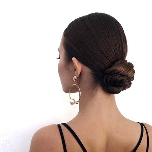 11 Charming Valentine's Day Hairstyles For Any Type Of Date