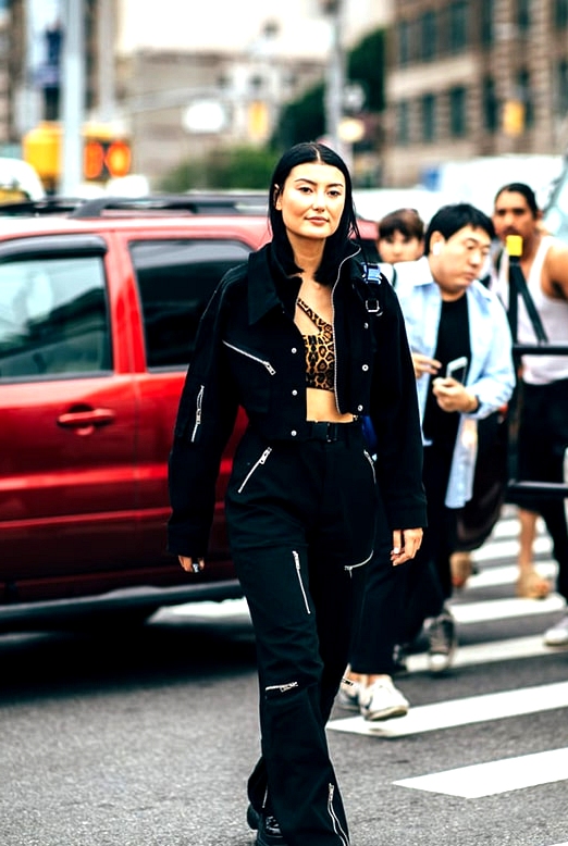 leopard-bustier-black-outfit-street-style-nyfw-spring-2019-min