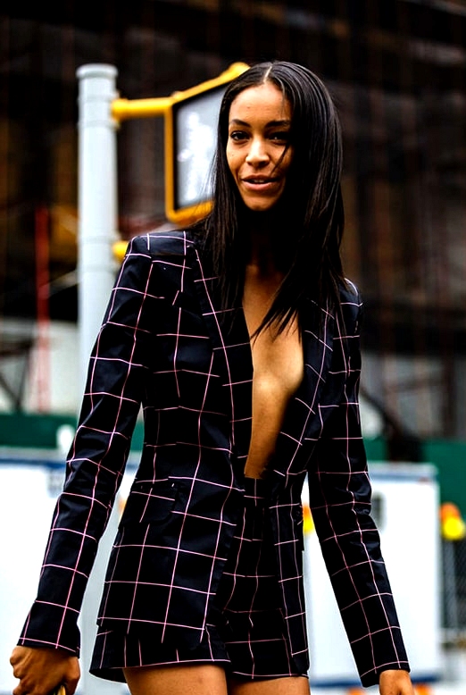 blazer-plaid-pattern-outfit-nyfw-spring-2019-min