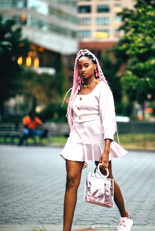 monochrome-baby-pink-outfit-styling-street-style-nyfw-2019-spring-min