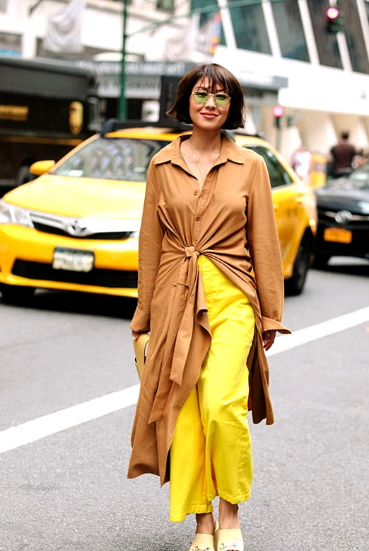 khaki-color-outfit-street-style-from-nyfw-spring-2019-min