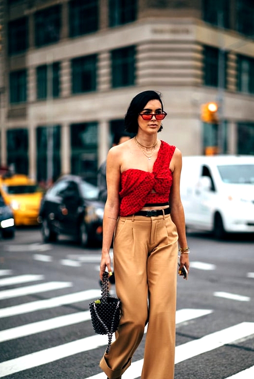 khaki-pant-red-top-outfit-street-style-nyfw-spring-2019-min