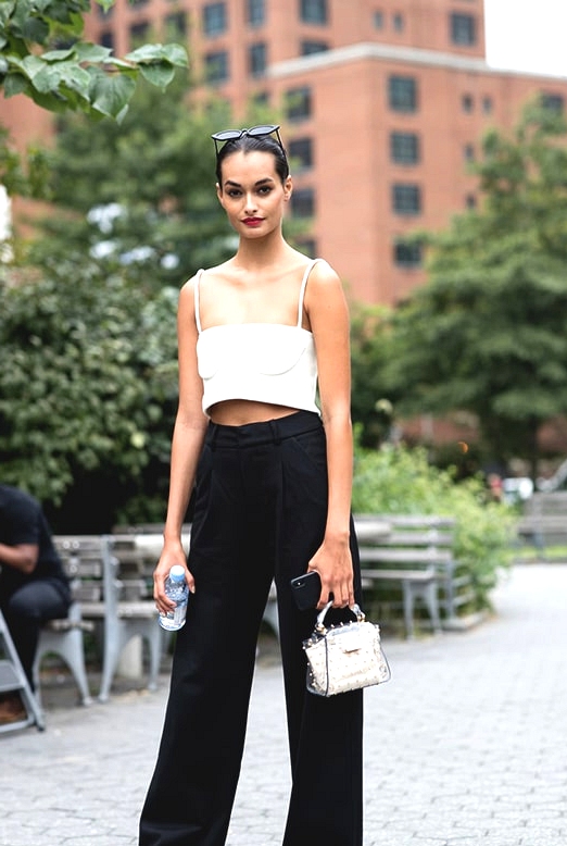 black-and-white-combination-street-style-from-nyfw-spring-2019-min