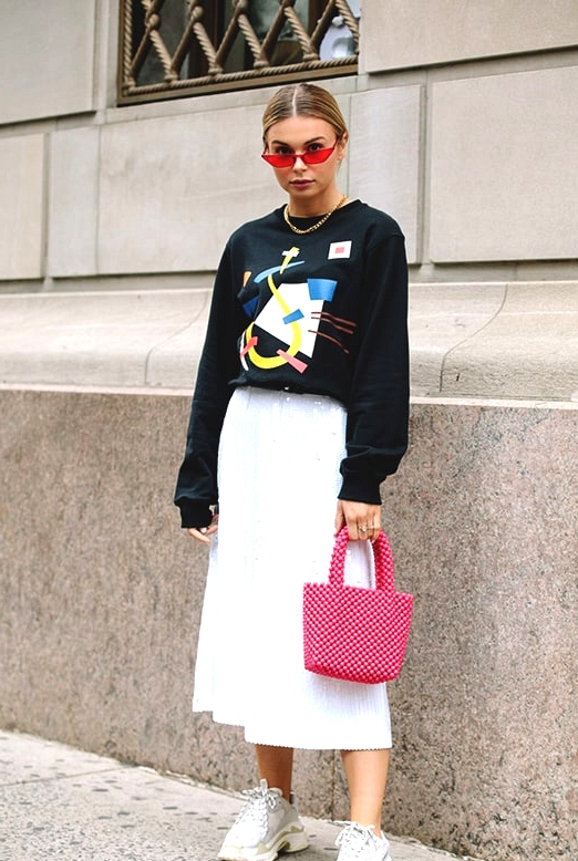 white-sneaker-long-white-skirt-outfit-nyfw-sprinf-2019-street-fashion-min