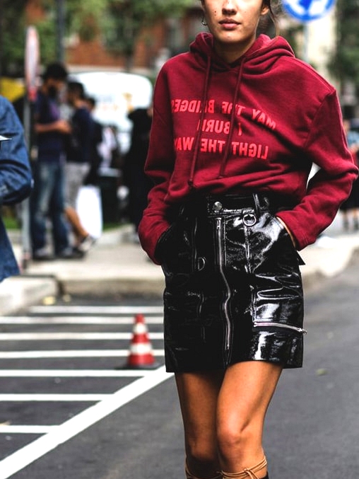 red-graphic-sweatshirt-leather-black-skirt-outfit-for-fall-school