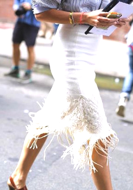 feathered-details-white-skirt-street-style-fall-min