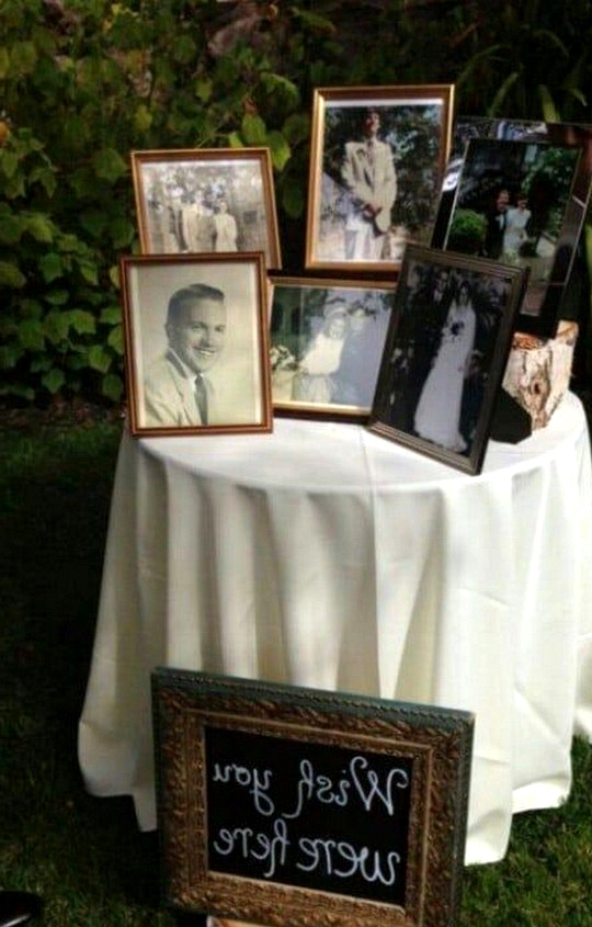 wedding memorial table to honor loved ones