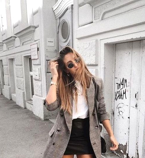 23 Skirt Fall Outfits That Are Sexy AF