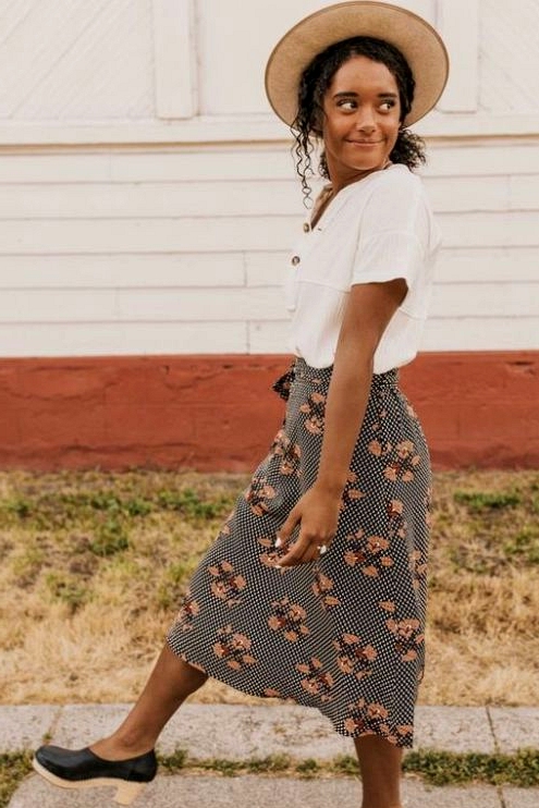 23 Skirt Fall Outfits That Are Sexy AF