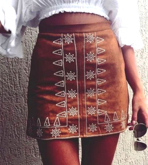 23 Skirt Fall Outfits That Are Sexy AF