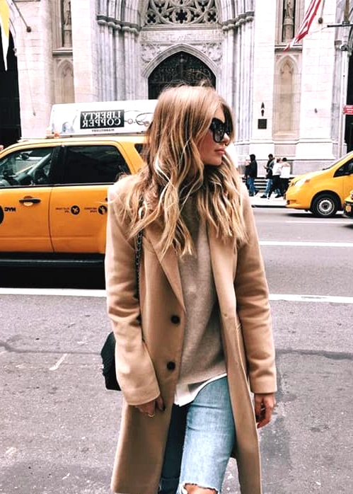 how-to-wear-boyfriend-jeans-nude-coat-outfit