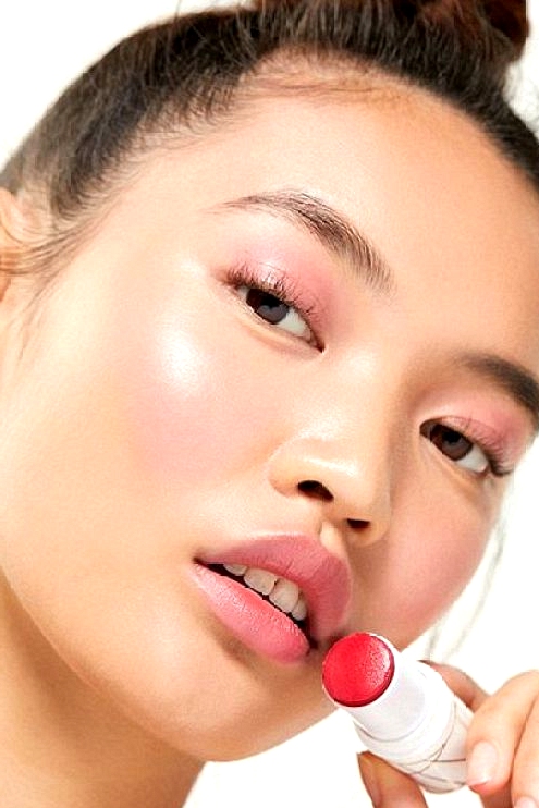 10 Ways To Smudge Proof Your Summer Makeup