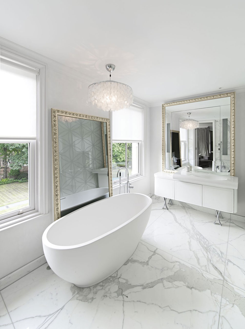 Marble tiles to enhance a classic style