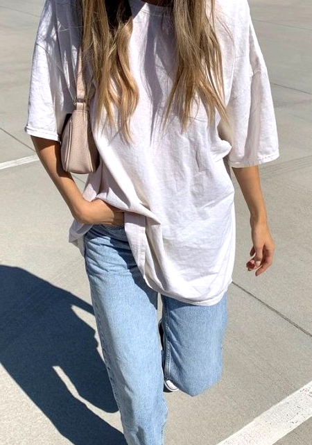 25 Excellent Outsized Tshirt Outfits You will Adore