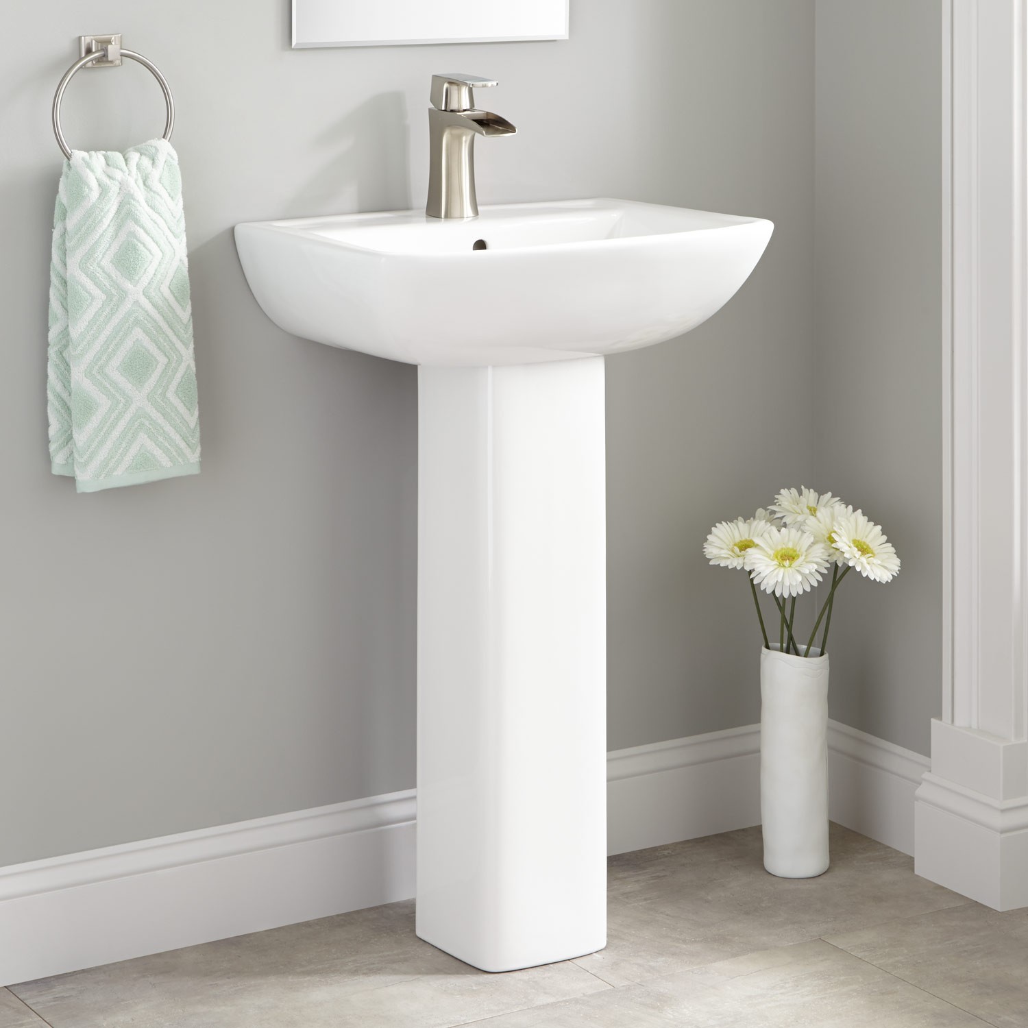 Pedestal Sink for a Small Bathroom