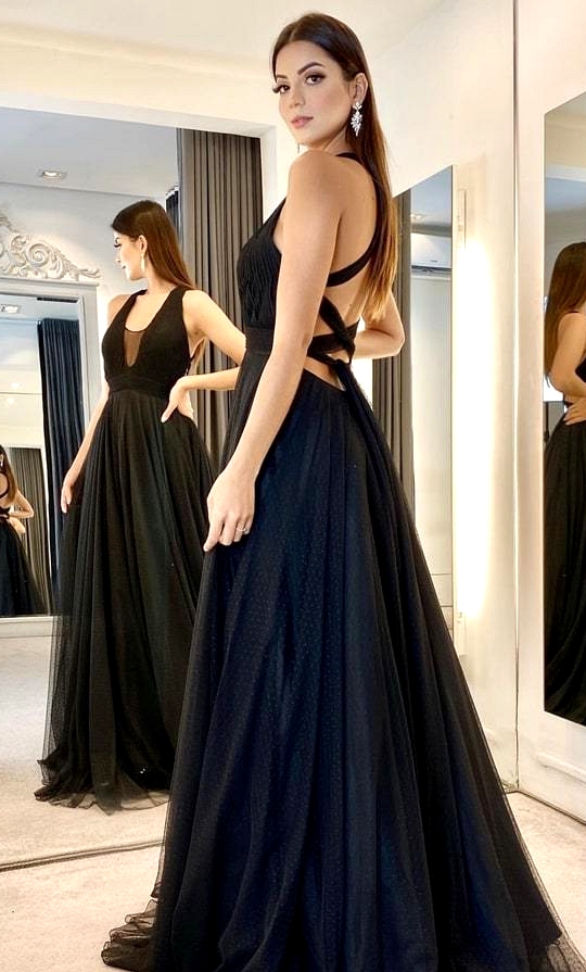 70+ Lengthy Black Social gathering Gown For Graduates And Bridesmaids