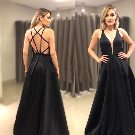 70+ Lengthy Black Social gathering Gown For Graduates And Bridesmaids