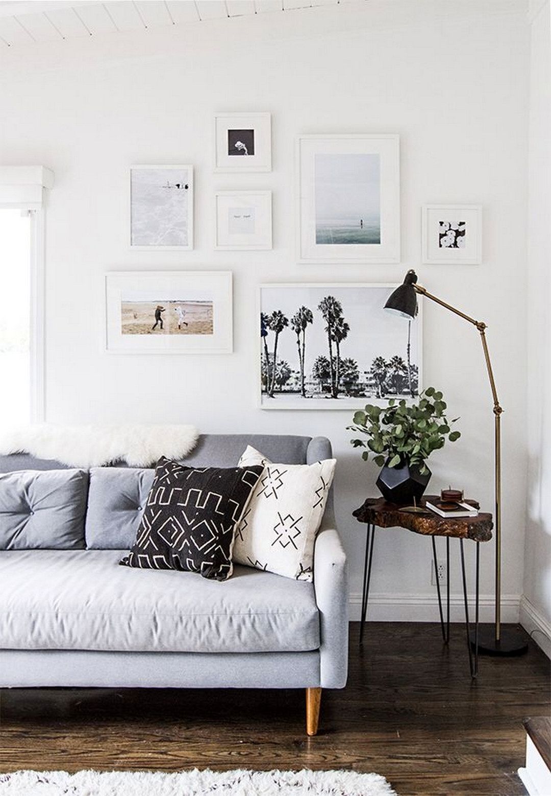 Minimalist Living Room Wall Decor Ideas