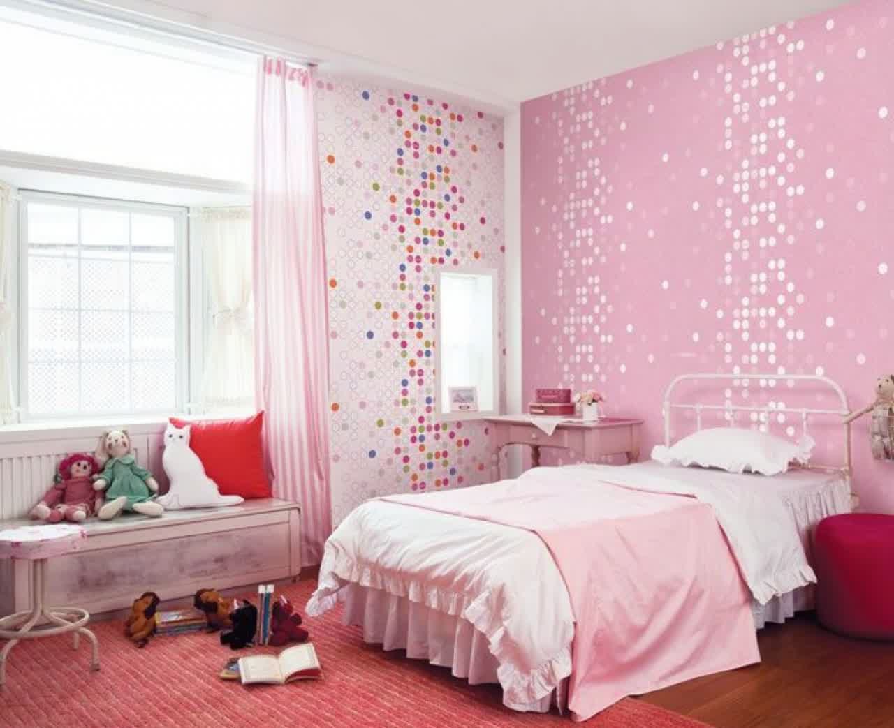 Girly bedroom decoration