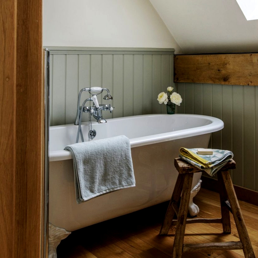 10 Unique  and Breathtaking Theme  Ideas for Attic Bathroom 