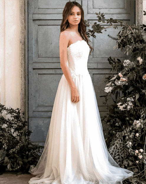 10 Gorgeous Corset Wedding Dresses For The Romantic Bride
