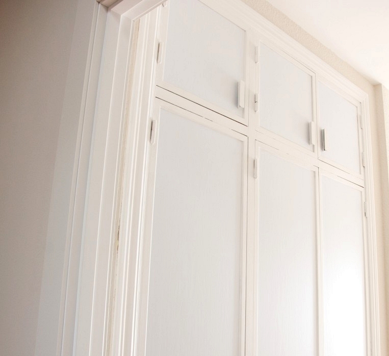 after-built-in-closet-doors-lined-with-matt-white-matt-vinyl-opaque-lokoloko