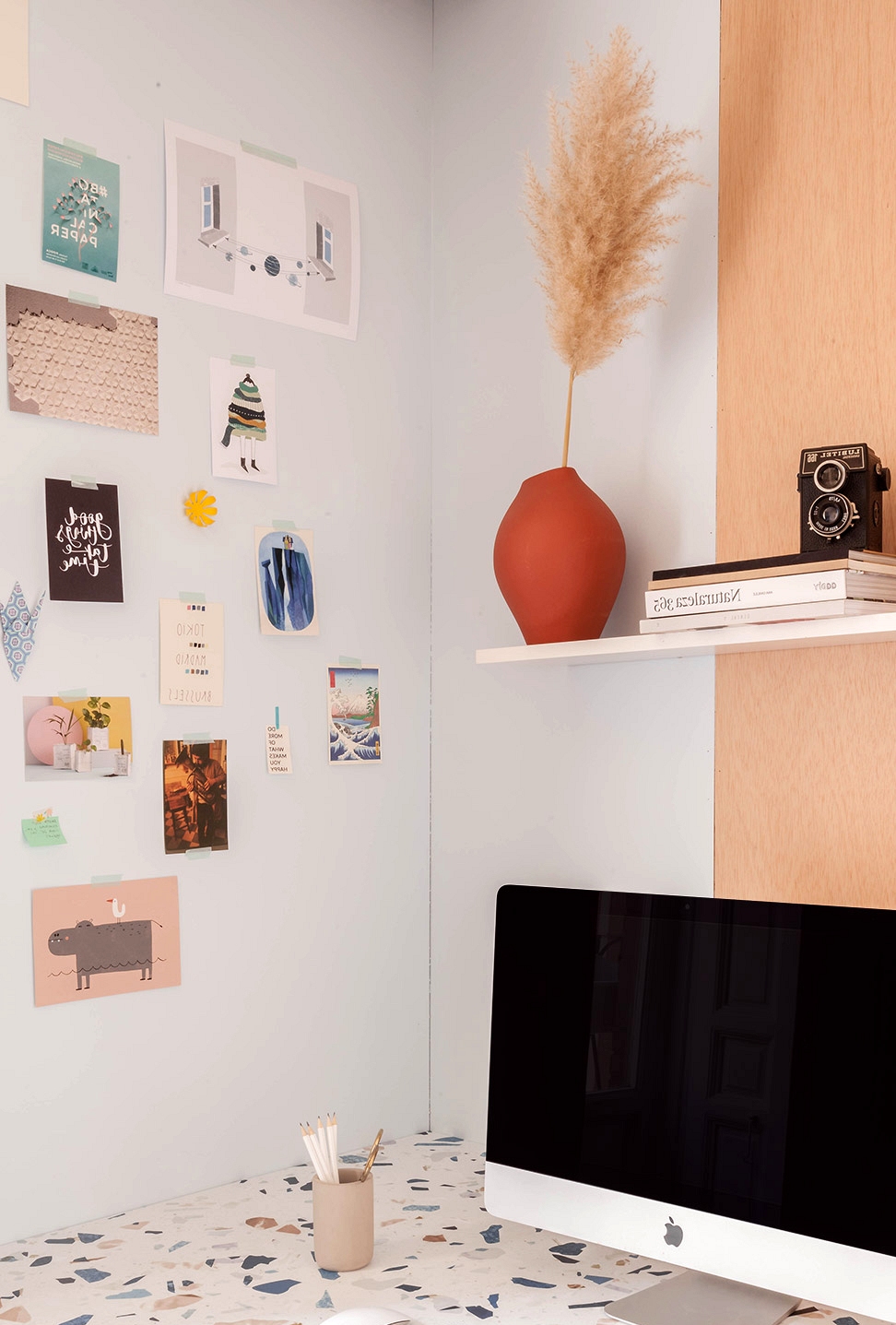 5 forms of desk the place you may stick vinyls