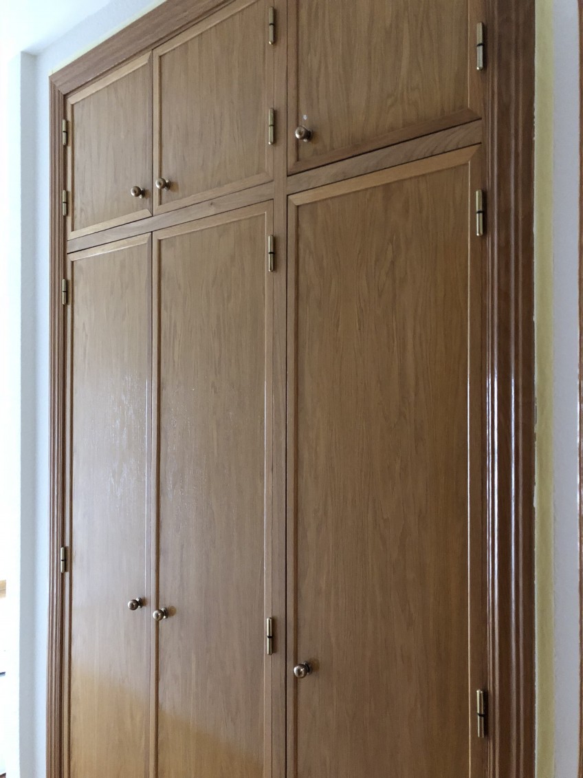 wooden-built-in-closet-doors-before-lining-with-vinyl-color-white-lokoloko