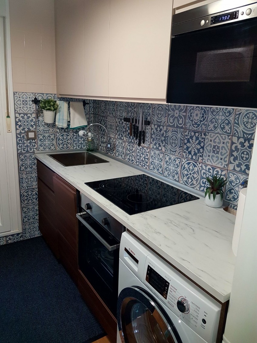 vinyl-mosaic-hydraulic-tiles-3-front-fore-top-kitchen-on-slabs