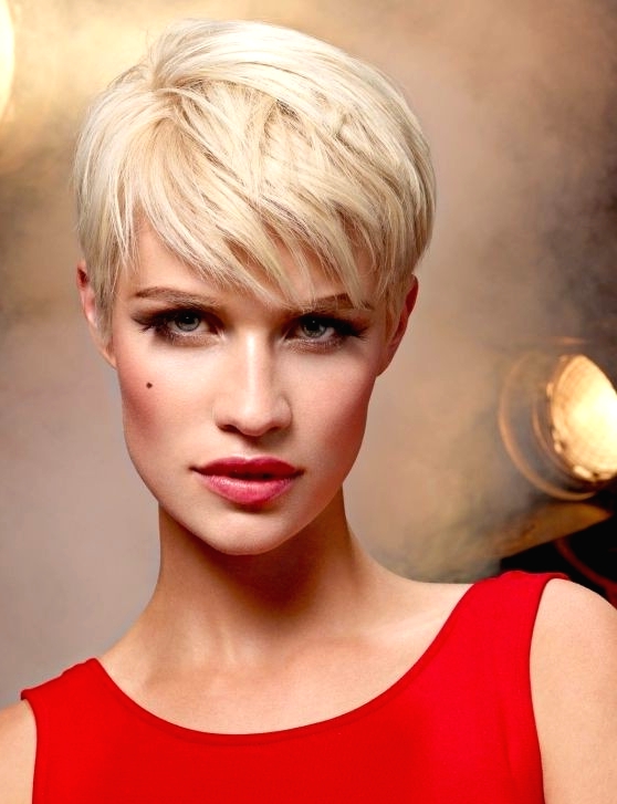 Short Pixie Hairstyle for Long Face Shape