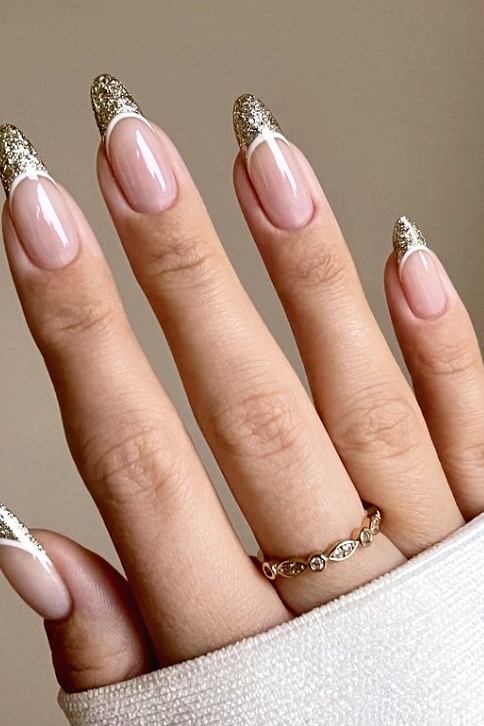 40 Luxury Gold Nail Designs to Match Your Style
