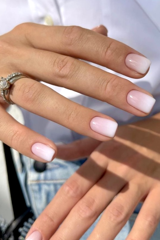 30 Ultra-Pretty Ombre Nail Designs for Short Nails